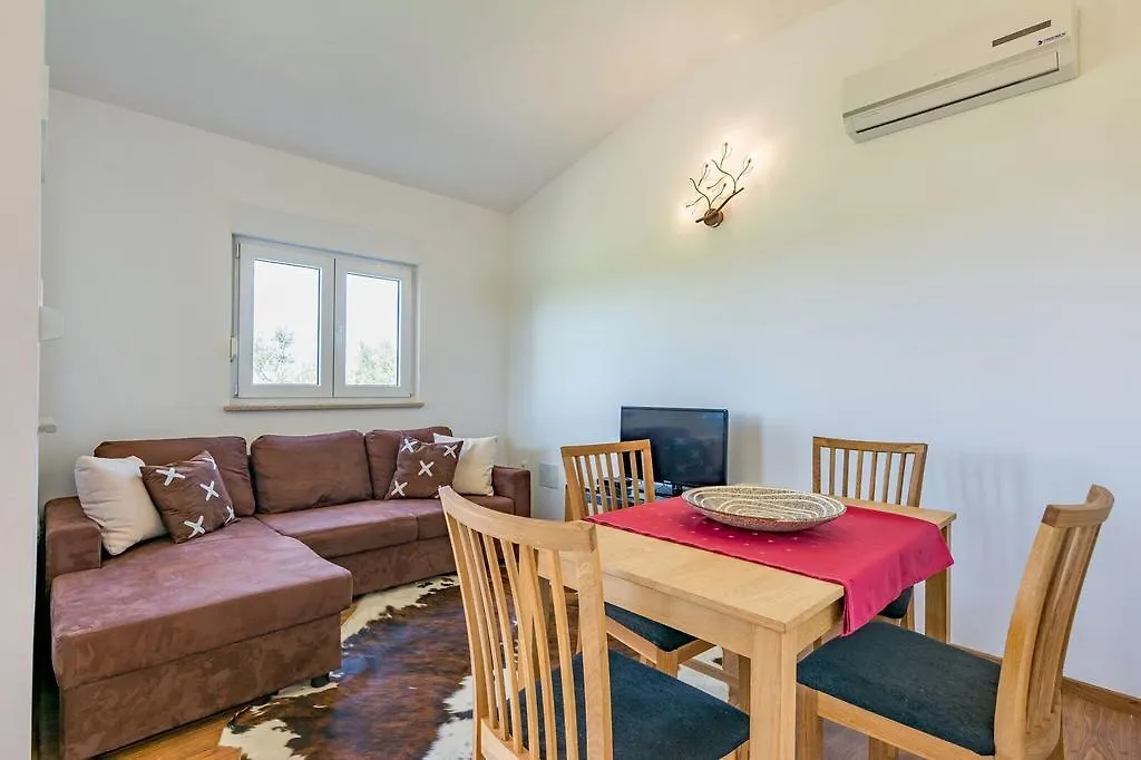 Holiday Home Nemcev 1302 Pula