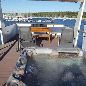  Ferienhaus Floating House Sunflower